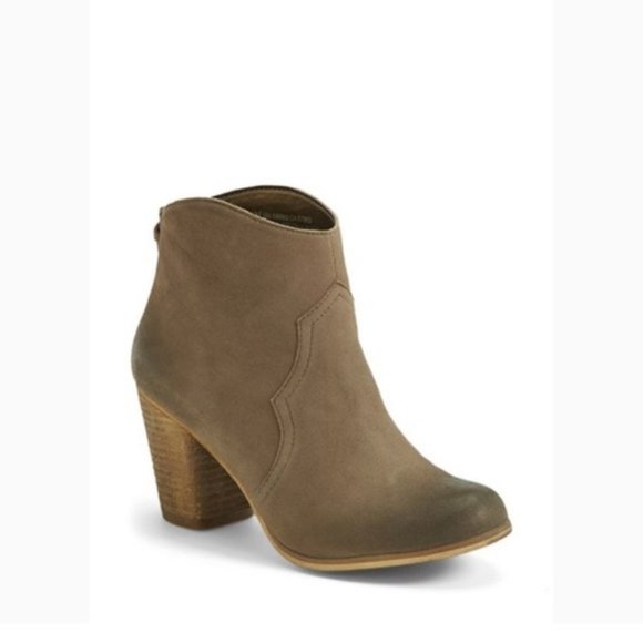 Nordstrom Shoes - Nordstrom BP Trott Bootie in Chocolate Leather 7M